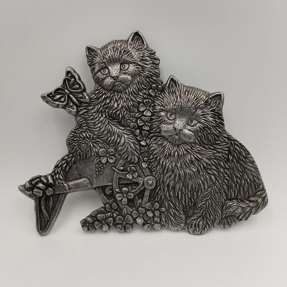 VTG Carson Pewter Cat Wall Plaque Two Longhair Cats Butterfly Garden Wheelbarrow